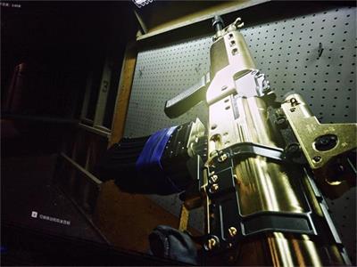 使命召唤黑色行动6怎么视检武器