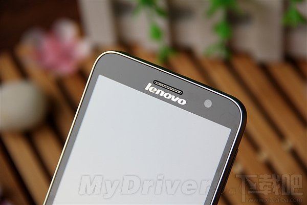 八核/2GB内存 798元联想4G机A8图赏