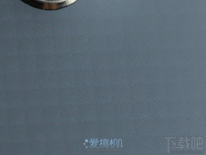 小米手机4白色零售版图赏