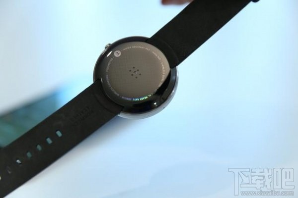 Moto 360评测:圆形表盘帅气十足 待机是鸡肋