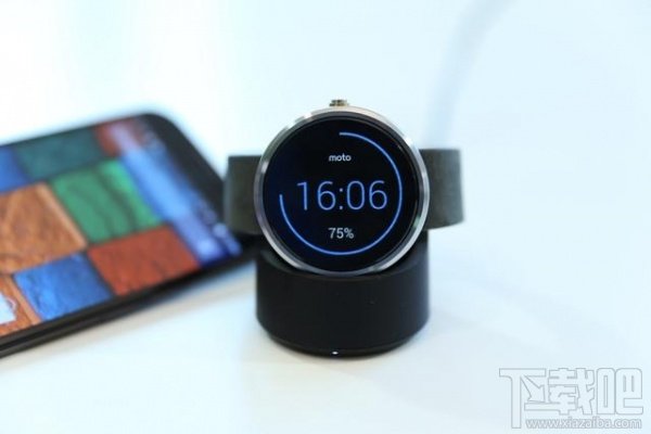 Moto 360评测:圆形表盘帅气十足 待机是鸡肋