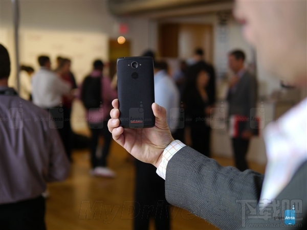 真棒!最强Android机摩托Droid Turbo上手体验