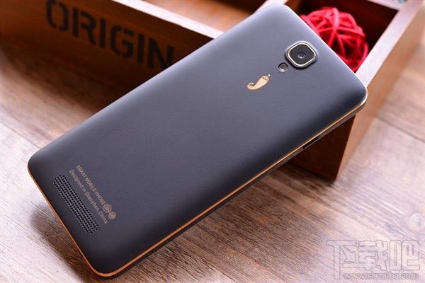 1499元+4700mAh电池,小辣椒9发布