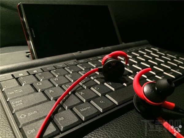 号称坚不可摧：图灵手机接受预定