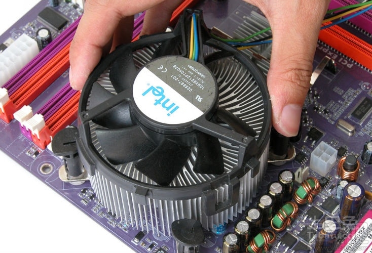 cpu温度过高是怎样造成的? cpu温度太高怎么办?