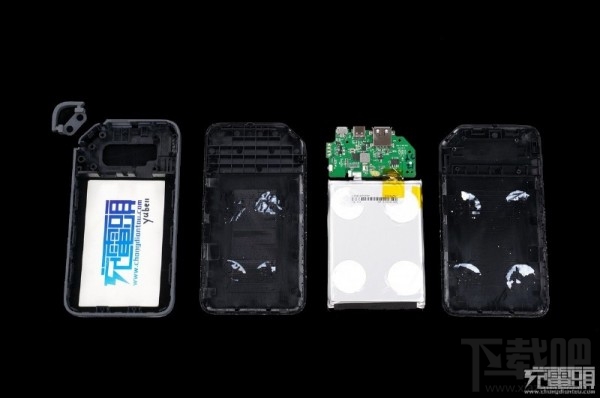 华为标准版移动电源荣耀10000mAh版本AP08拆解