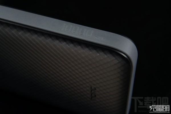 华为标准版移动电源荣耀10000mAh版本AP08拆解