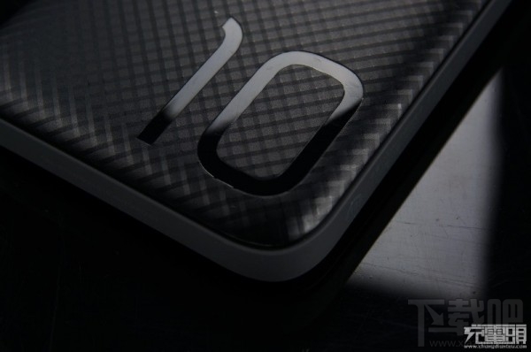 华为标准版移动电源荣耀10000mAh版本AP08拆解