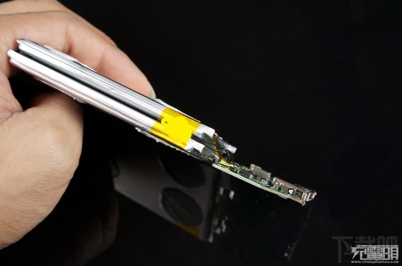 华为标准版移动电源荣耀10000mAh版本AP08拆解