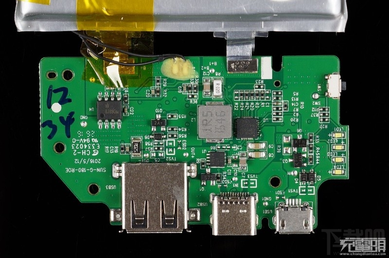 华为标准版移动电源荣耀10000mAh版本AP08拆解
