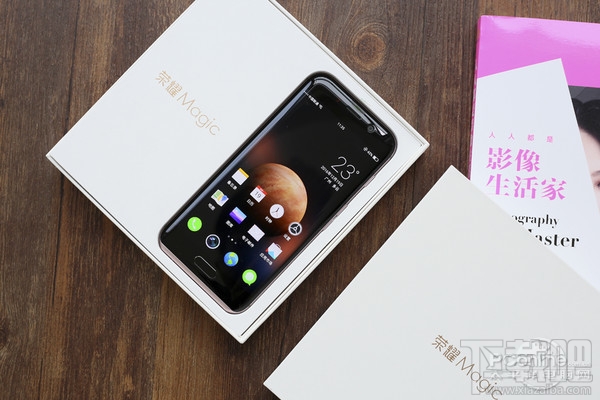 华为荣耀Magic手机全面评测:性价比超强!