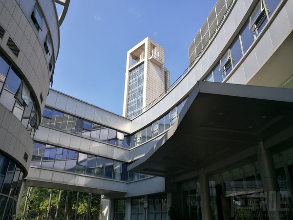 华为荣耀Magic手机全面评测:性价比超强!