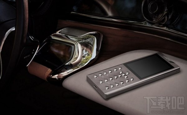 高价还靠金镶钻 售价21万Gresso限量功能机发布