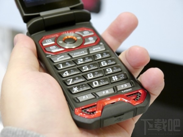 主打1.8米随你摔京瓷翻盖手机TORQUE X01