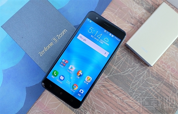 华硕ZenFone 3 Zoom正式发布 双镜头/5000mAh电池