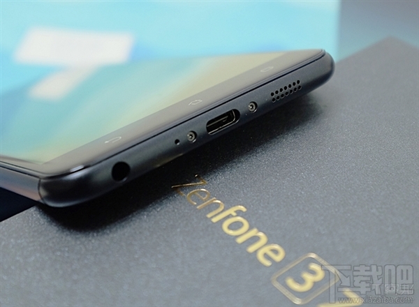 华硕ZenFone 3 Zoom正式发布 双镜头/5000mAh电池