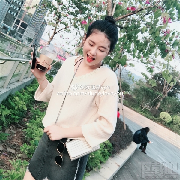 南航空姐曝光荣耀Magic八曲面旗舰