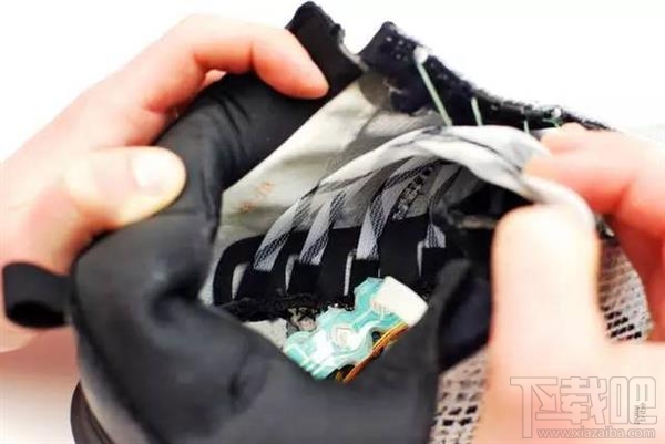 拆解价值5000元的耐克智能跑鞋