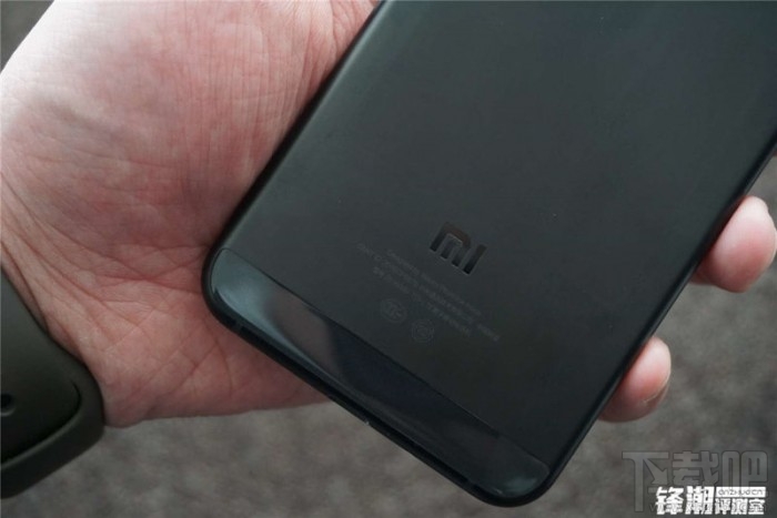 小米5c真机上手图赏 窄边框设计
