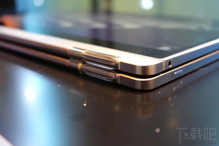 保时捷推出 2500美元笔电Book One