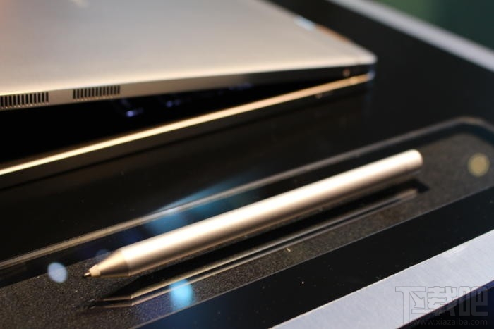 保时捷推出 2500美元笔电Book One