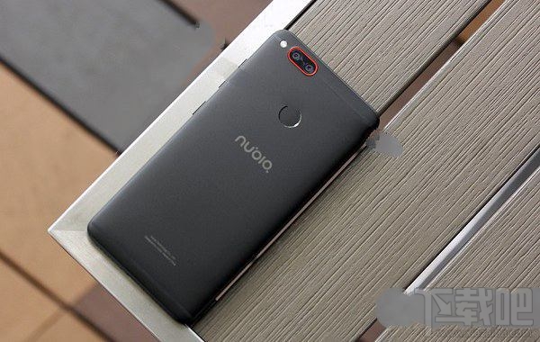 荣耀8和努比亚Z17 mini哪个好？努比亚Z17 mini和荣耀8的区别对比