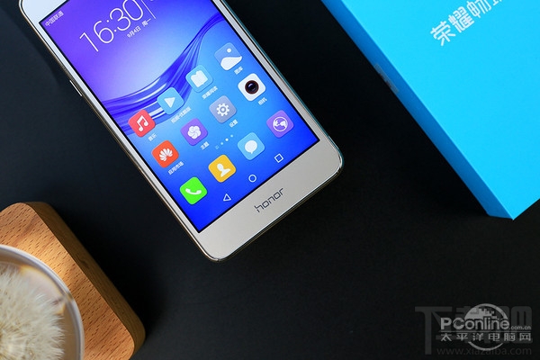 荣耀畅玩6手机评测:599元玩转柔光自拍!