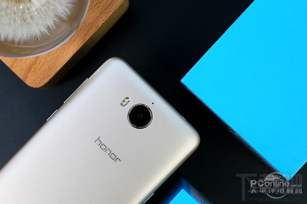 荣耀畅玩6手机评测:599元玩转柔光自拍!