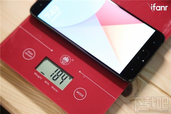 小米MIX2手机评测:全面屏2.0,高配置高颜值!