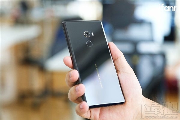 小米MIX2手机评测:全面屏2.0,高配置高颜值!