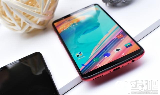 一加5T和努比亚Z17S哪个好?努比亚Z17S和一加5T区别对比