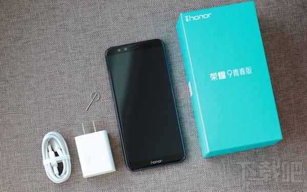 荣耀9青春版怎么装卡/插卡?荣耀9青春版SIM卡安装教程