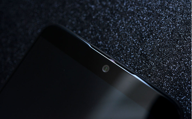 魅族15/15 Plus正式发布,魅族15Plus真机开箱图赏与评测