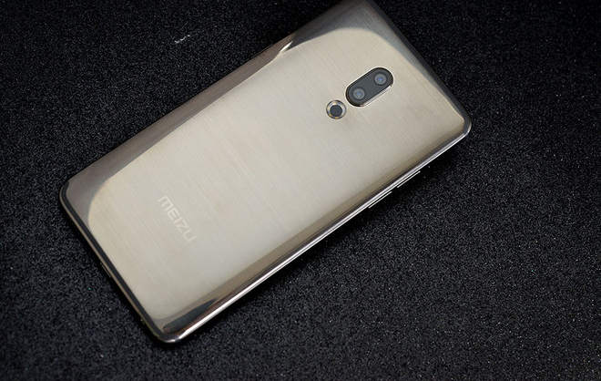 魅族15/15 Plus正式发布,魅族15Plus真机开箱图赏与评测