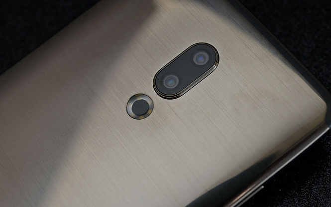 魅族15/15 Plus正式发布,魅族15Plus真机开箱图赏与评测