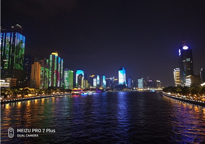 魅族15/15 Plus正式发布,魅族15Plus真机开箱图赏与评测