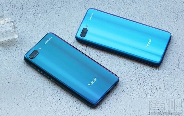 荣耀10和荣耀v10的区别对比,哪个好?