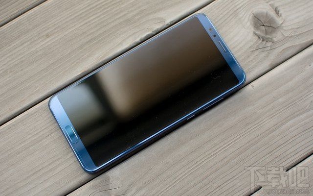 荣耀10和荣耀v10的区别对比,哪个好?