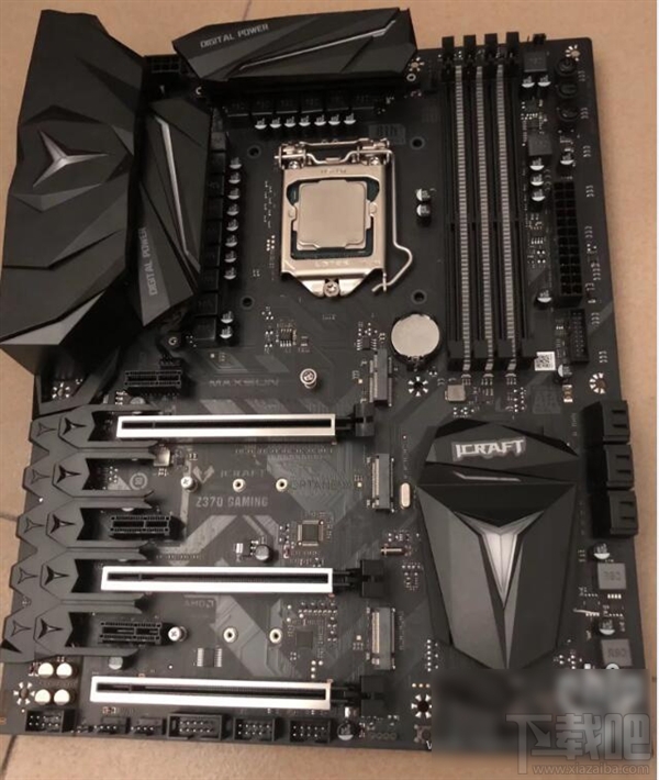 玩家挑战超频极限:8700K不开盖上5.6GHz