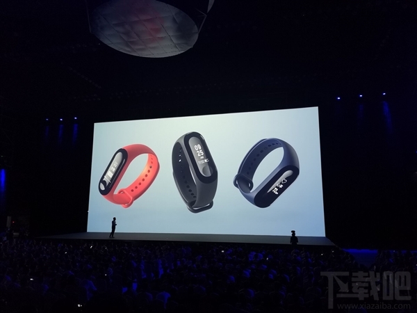 小米手环3发布:支持抬腕亮屏/续航20天+