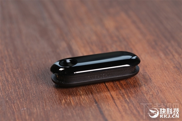 小米手环3图赏:造型圆润/屏幕大升级