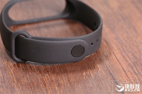 小米手环3图赏:造型圆润/屏幕大升级