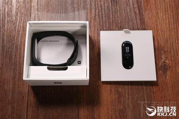 小米手环3图赏:造型圆润/屏幕大升级