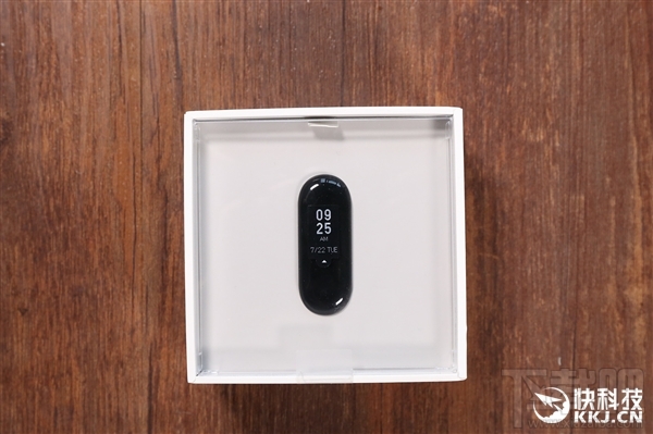小米手环3图赏:造型圆润/屏幕大升级