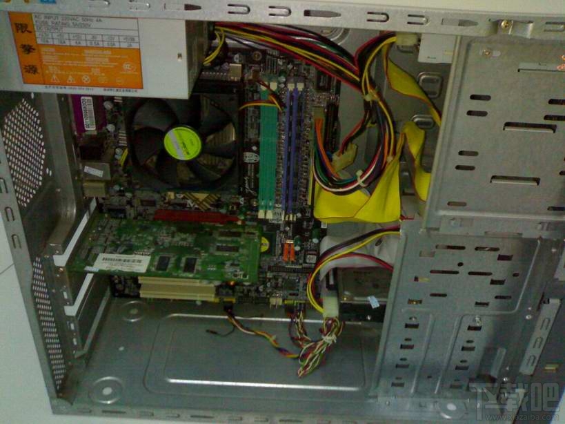 显示器不停闪,开不了机怎么办