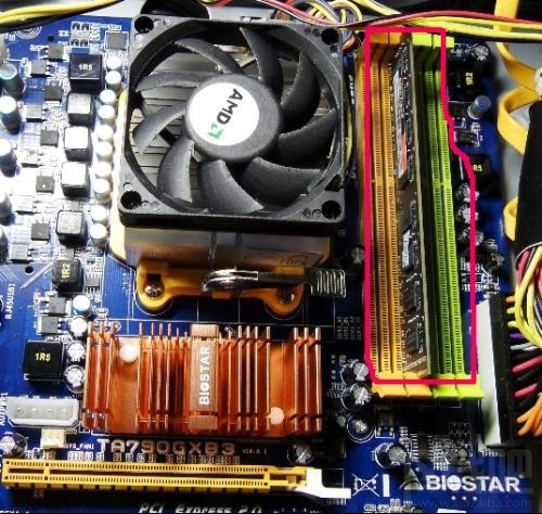 显示器不停闪,开不了机怎么办