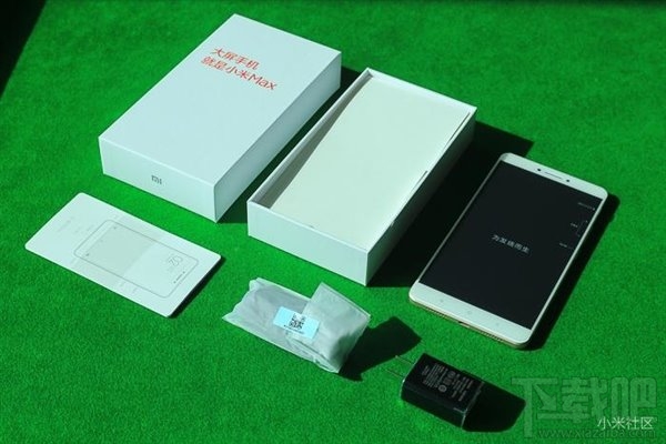6.44英寸小米Max开箱图赏:包装盒亮了
