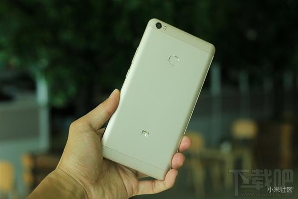 6.44英寸小米Max开箱图赏:包装盒亮了