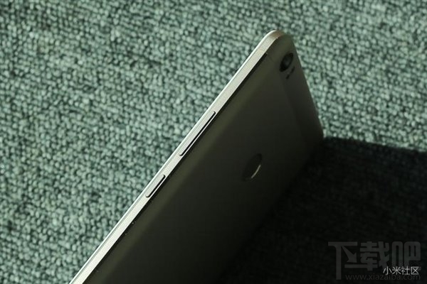 6.44英寸小米Max开箱图赏:包装盒亮了