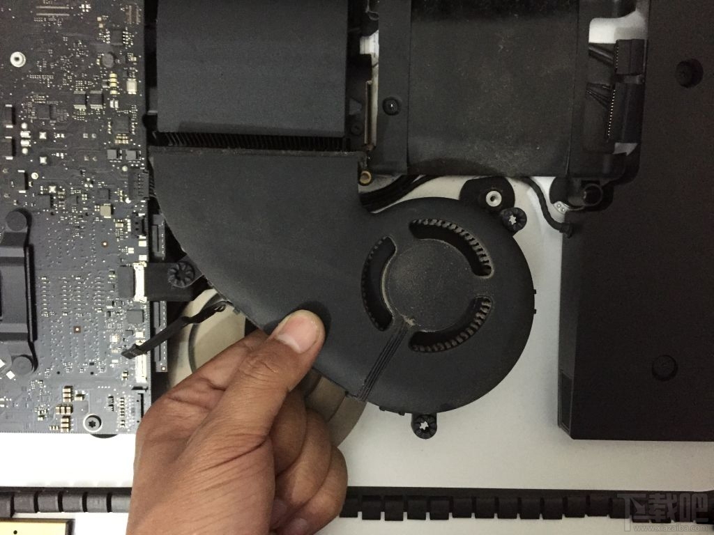 旧款iMac怎么更换机械硬盘?iMac加SSD固态硬盘教程